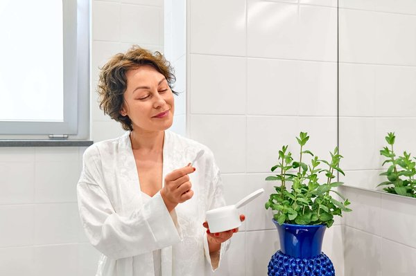 What Are the Optimal Strategies for Hydration in High-Endurance Athletes?